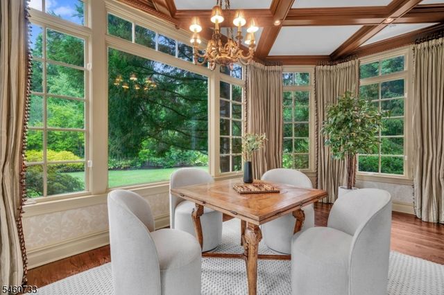 14 Grasmere Ct, Livingston Twp., NJ 07039