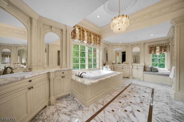 14 Grasmere Ct, Livingston Twp., NJ 07039