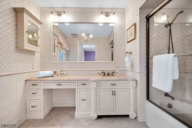 14 Grasmere Ct, Livingston Twp., NJ 07039