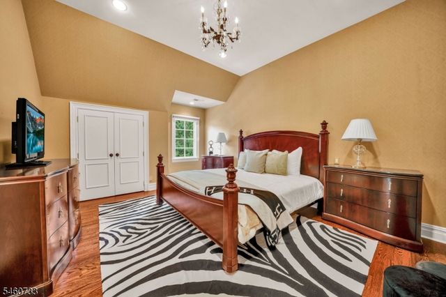 14 Grasmere Ct, Livingston Twp., NJ 07039