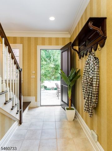 14 Grasmere Ct, Livingston Twp., NJ 07039