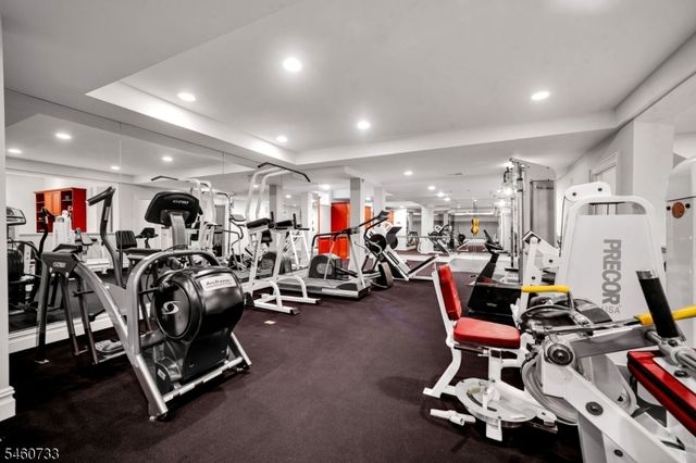 14 Grasmere Ct, Livingston Twp., NJ 07039