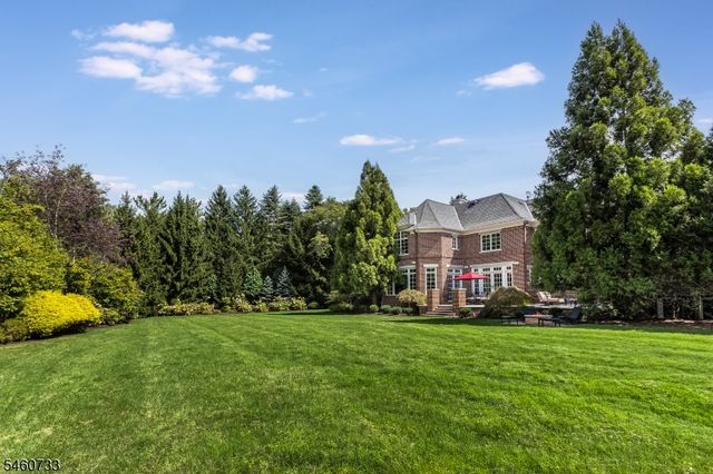 14 Grasmere Ct, Livingston Twp., NJ 07039