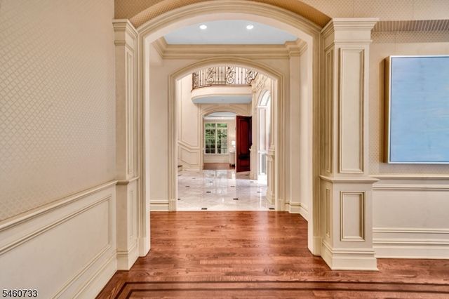 14 Grasmere Ct, Livingston Twp., NJ 07039