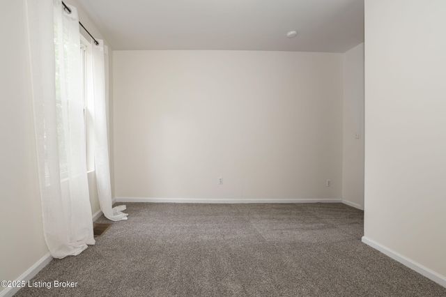 118 Holley Rd, Louisville, KY 40222