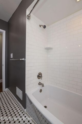 118 Holley Rd, Louisville, KY 40222
