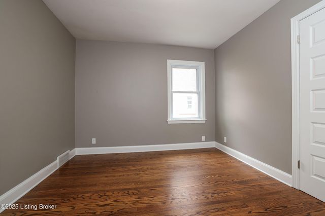 118 Holley Rd, Louisville, KY 40222