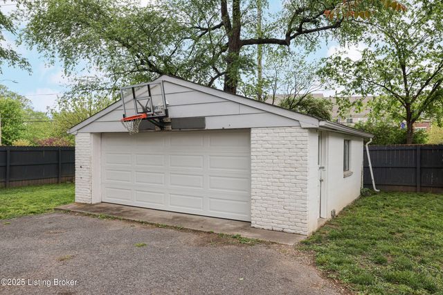 118 Holley Rd, Louisville, KY 40222