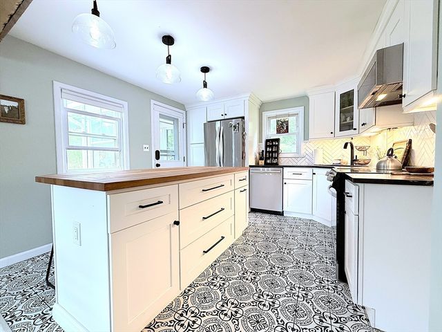 23 Cowden Street, Worcester, MA 01603