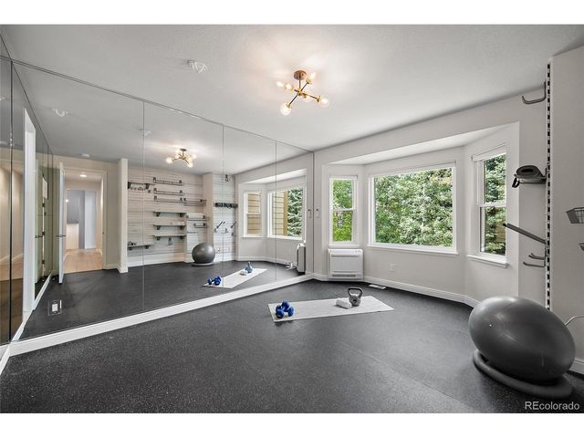 11940 E Lake Ct, Englewood, CO 80111