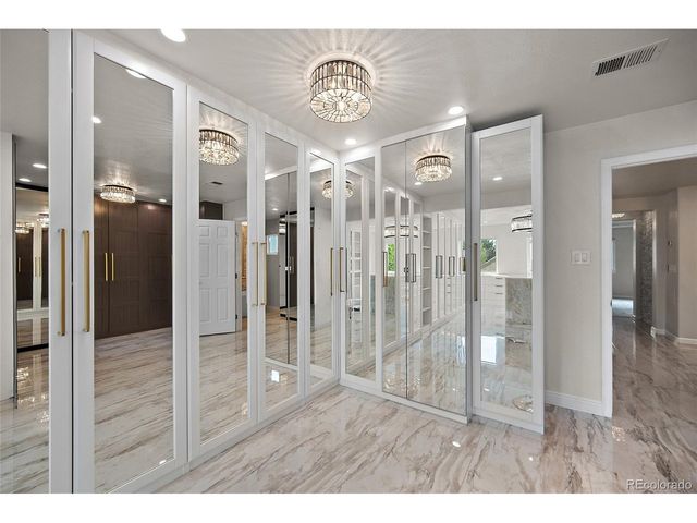 11940 E Lake Ct, Englewood, CO 80111