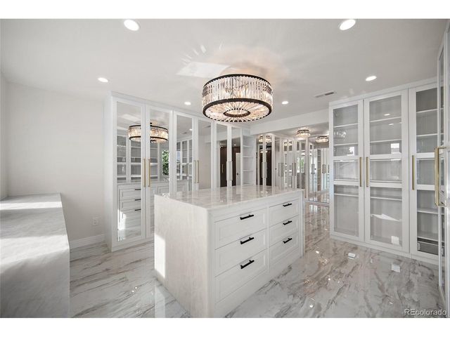 11940 E Lake Ct, Englewood, CO 80111
