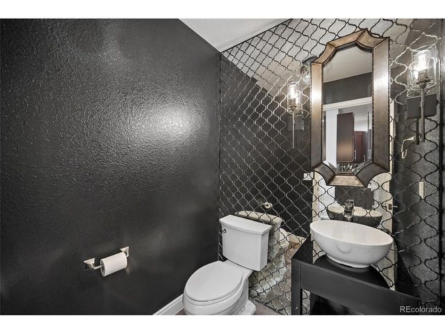 11940 E Lake Ct, Englewood, CO 80111
