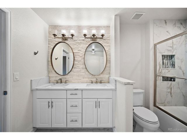 11940 E Lake Ct, Englewood, CO 80111