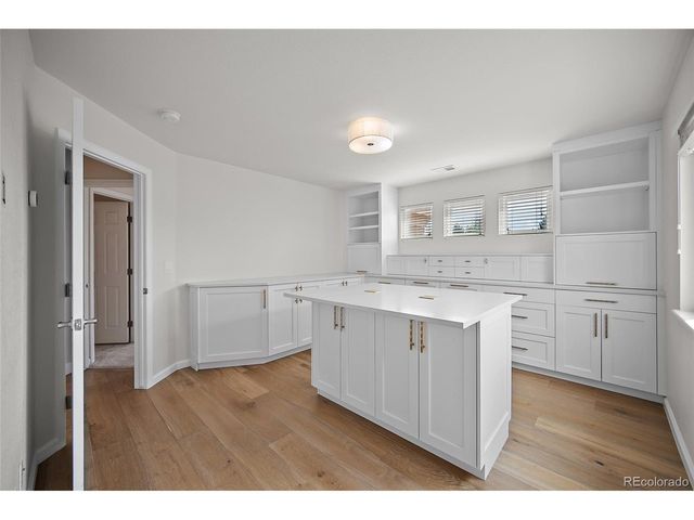 11940 E Lake Ct, Englewood, CO 80111