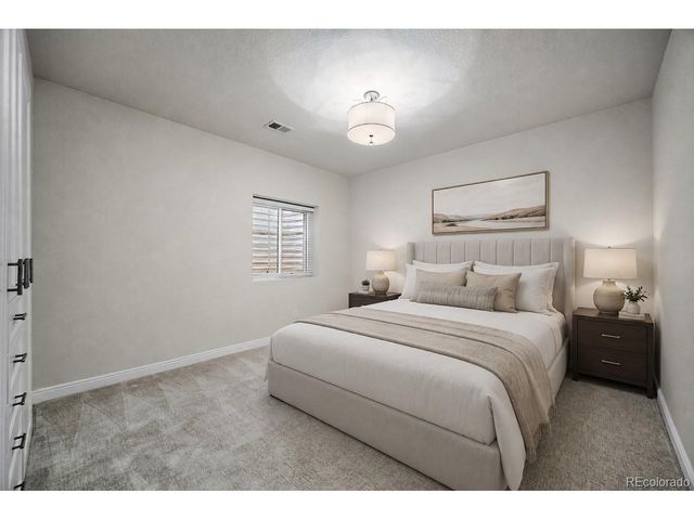 11940 E Lake Ct, Englewood, CO 80111