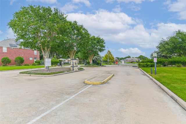 9906 Palisade Lakes Drive, Houston, TX 77095