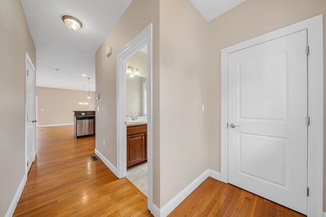 21 County St. B, Peabody, MA 01960