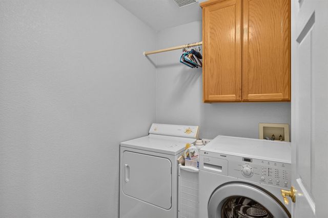 3207 Europa St, Roseville, CA 95661