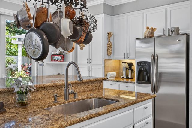 3207 Europa St, Roseville, CA 95661