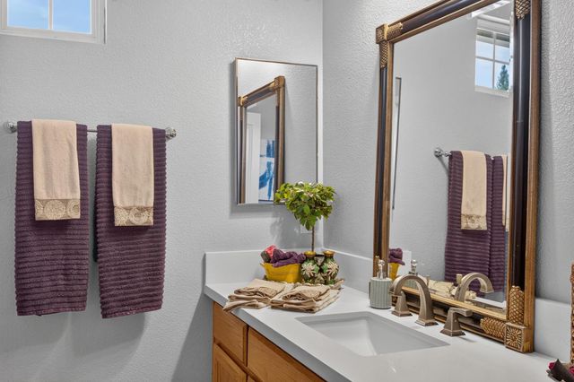3207 Europa St, Roseville, CA 95661