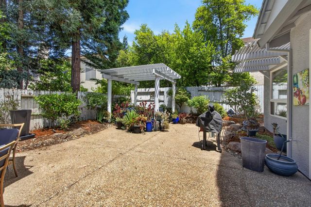 3207 Europa St, Roseville, CA 95661