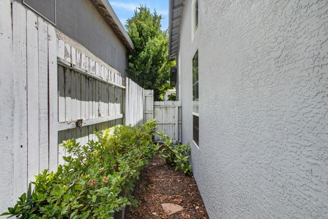 3207 Europa St, Roseville, CA 95661