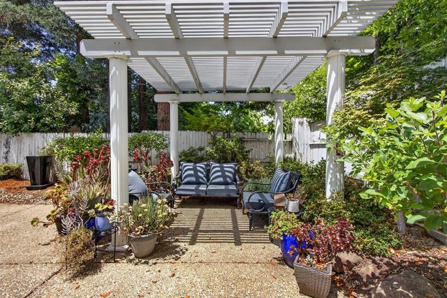 3207 Europa St, Roseville, CA 95661