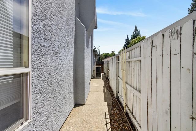 3207 Europa St, Roseville, CA 95661