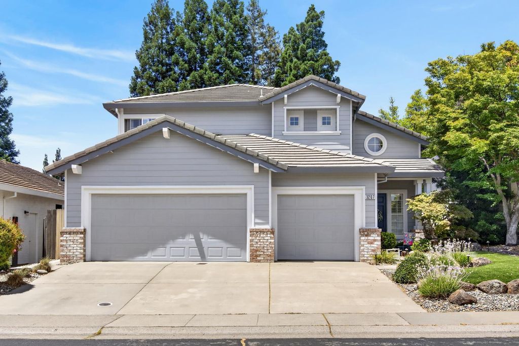 3207 Europa St, Roseville, CA 95661