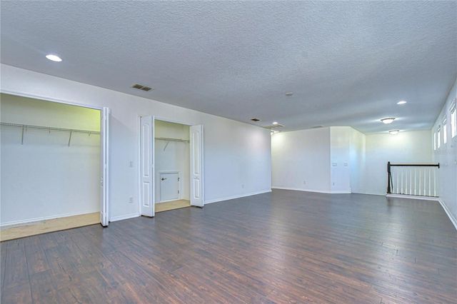 4736 WOODS LANDING LANE, Tampa, FL 33619