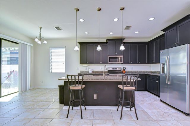 4736 WOODS LANDING LANE, Tampa, FL 33619