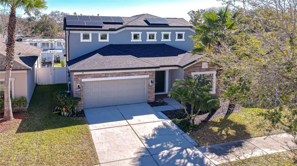 Image 2 of property listing at 4736 WOODS LANDING LANE, Tampa, FL 33619