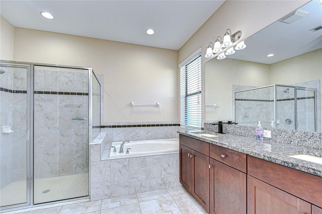 Image 18 of property listing at 4736 WOODS LANDING LANE, Tampa, FL 33619