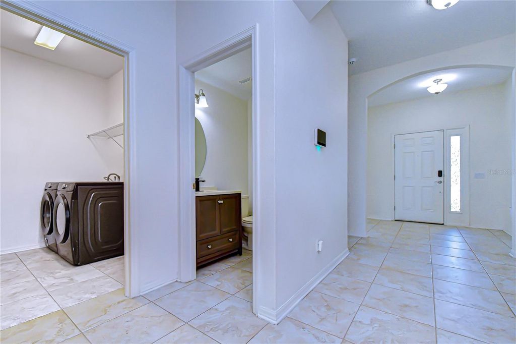 Image 27 of property listing at 4736 WOODS LANDING LANE, Tampa, FL 33619