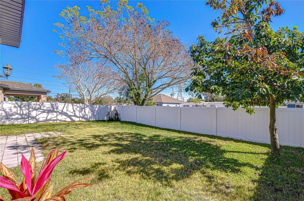 Image 31 of property listing at 4736 WOODS LANDING LANE, Tampa, FL 33619