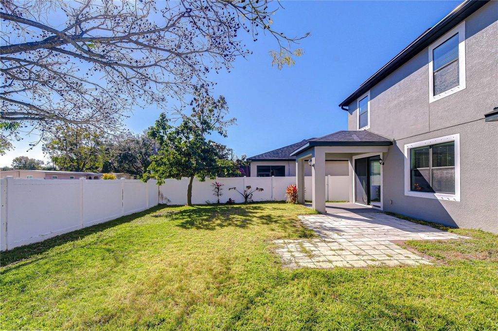 Image 32 of property listing at 4736 WOODS LANDING LANE, Tampa, FL 33619