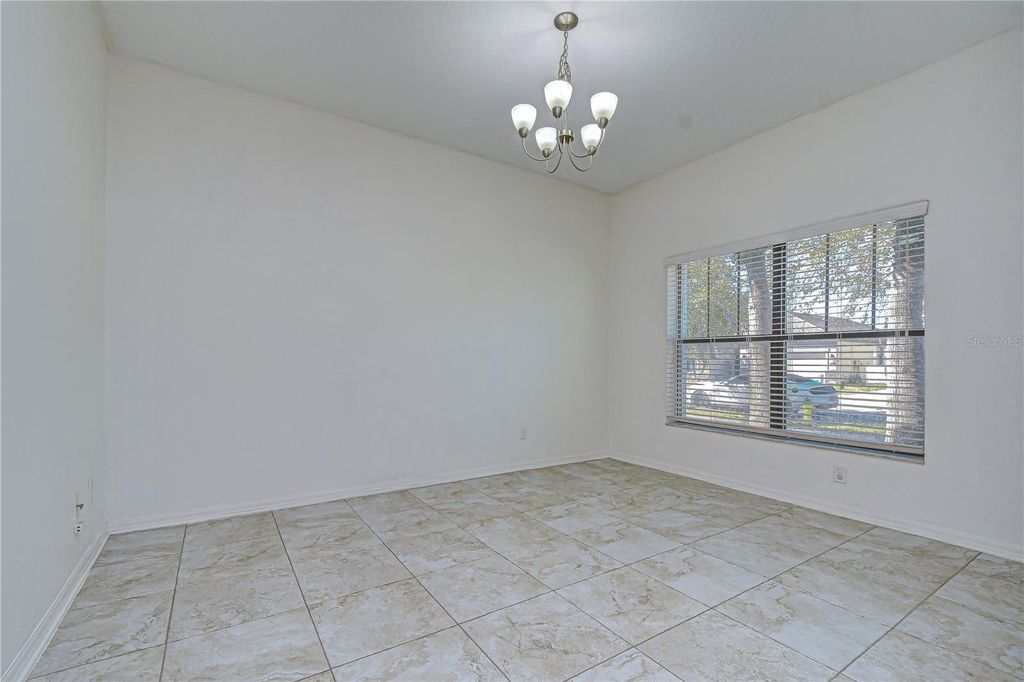 Image 6 of property listing at 4736 WOODS LANDING LANE, Tampa, FL 33619