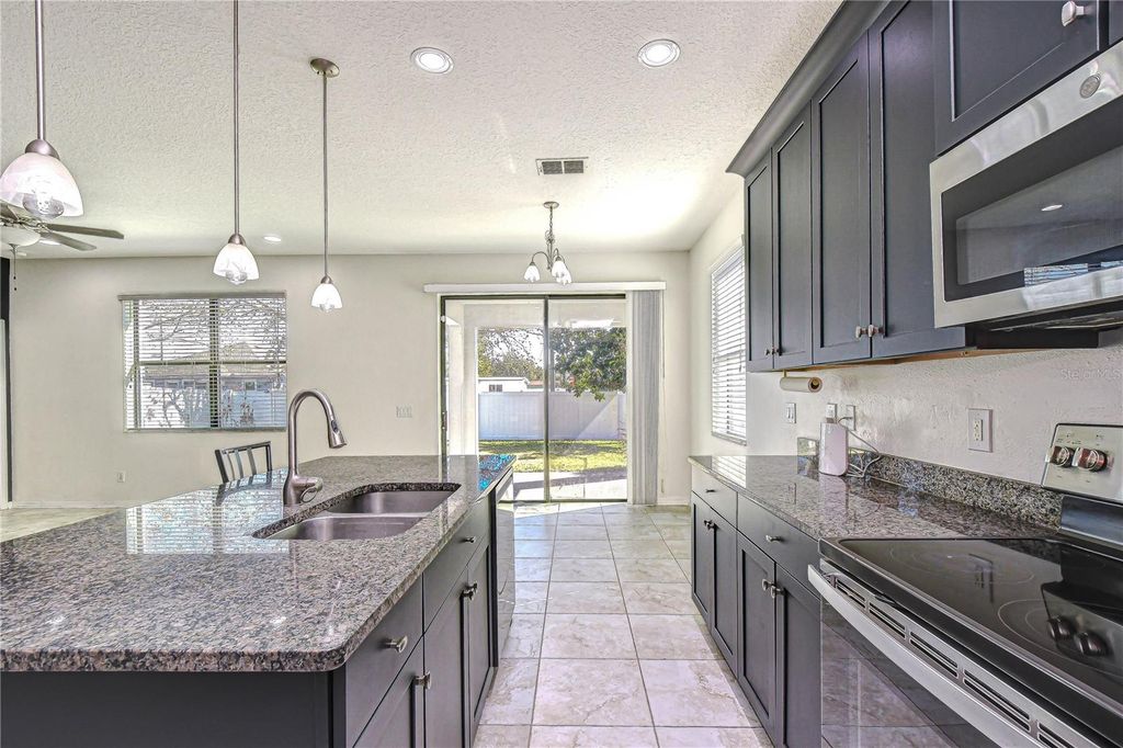 Image 10 of property listing at 4736 WOODS LANDING LANE, Tampa, FL 33619