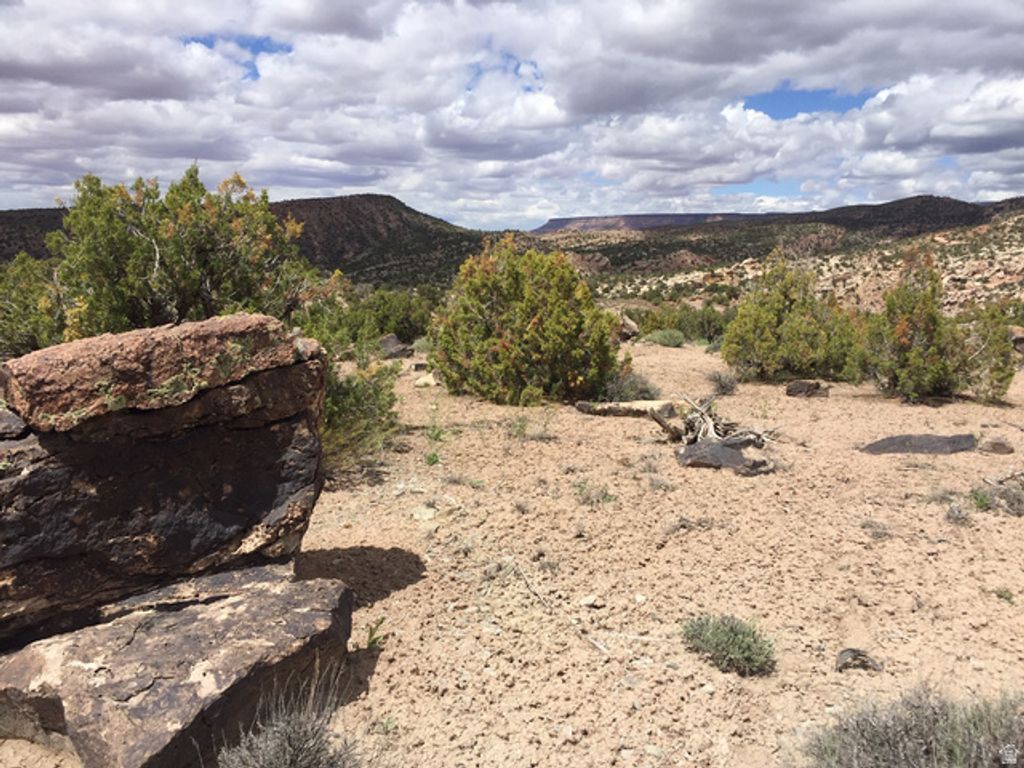 Image 8 of property listing at 27 W Kane Canyon Dr Unit 20, Moab, UT 84532