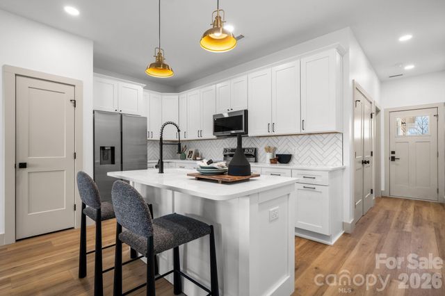 2119 - 2111 24th Street Lane SE, Hickory, NC 28602