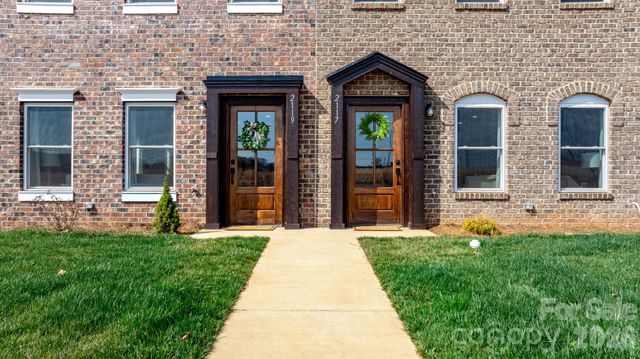 2119 - 2111 24th Street Lane SE, Hickory, NC 28602