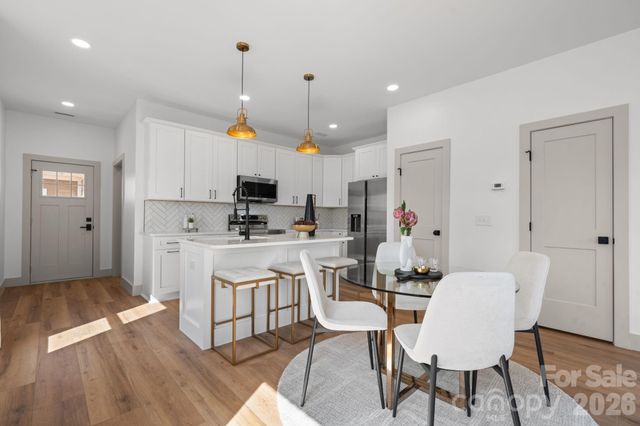 2119 - 2111 24th Street Lane SE, Hickory, NC 28602