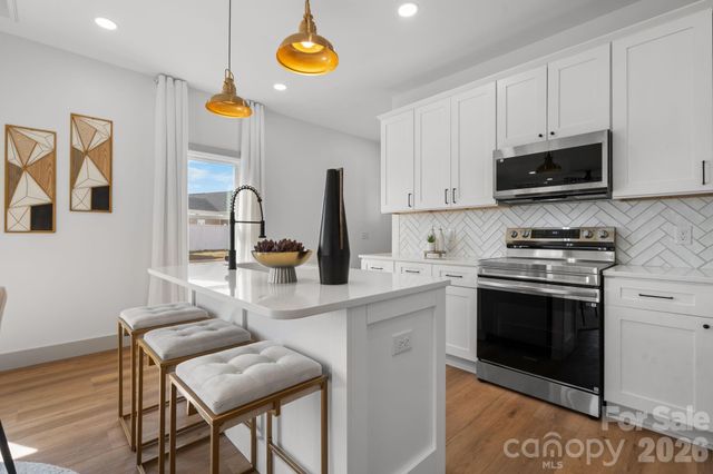 2119 - 2111 24th Street Lane SE, Hickory, NC 28602