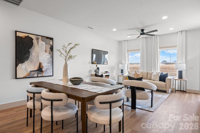 2119 - 2111 24th Street Lane SE, Hickory, NC 28602