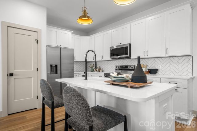 2119 - 2111 24th Street Lane SE, Hickory, NC 28602