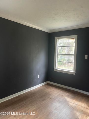 825 Combs Street, Jackson, MS 39204