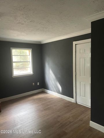 825 Combs Street, Jackson, MS 39204