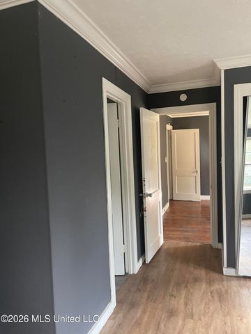 825 Combs Street, Jackson, MS 39204