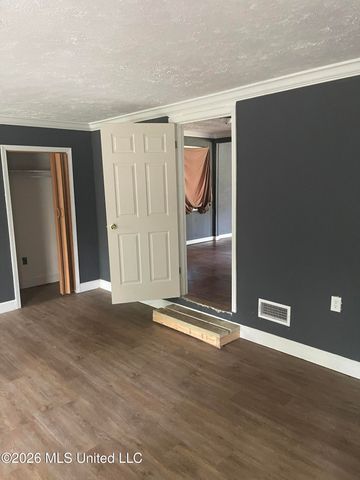 825 Combs Street, Jackson, MS 39204
